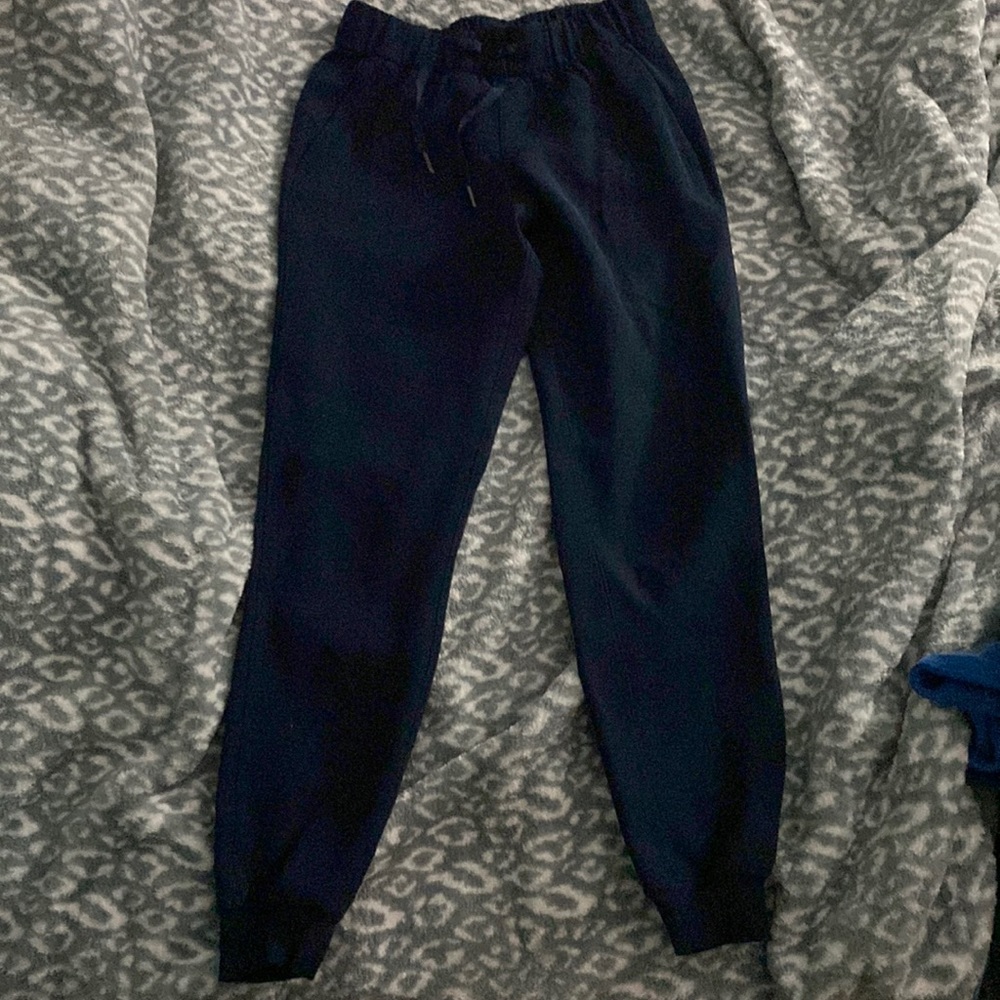 navy blue lululemon joggers